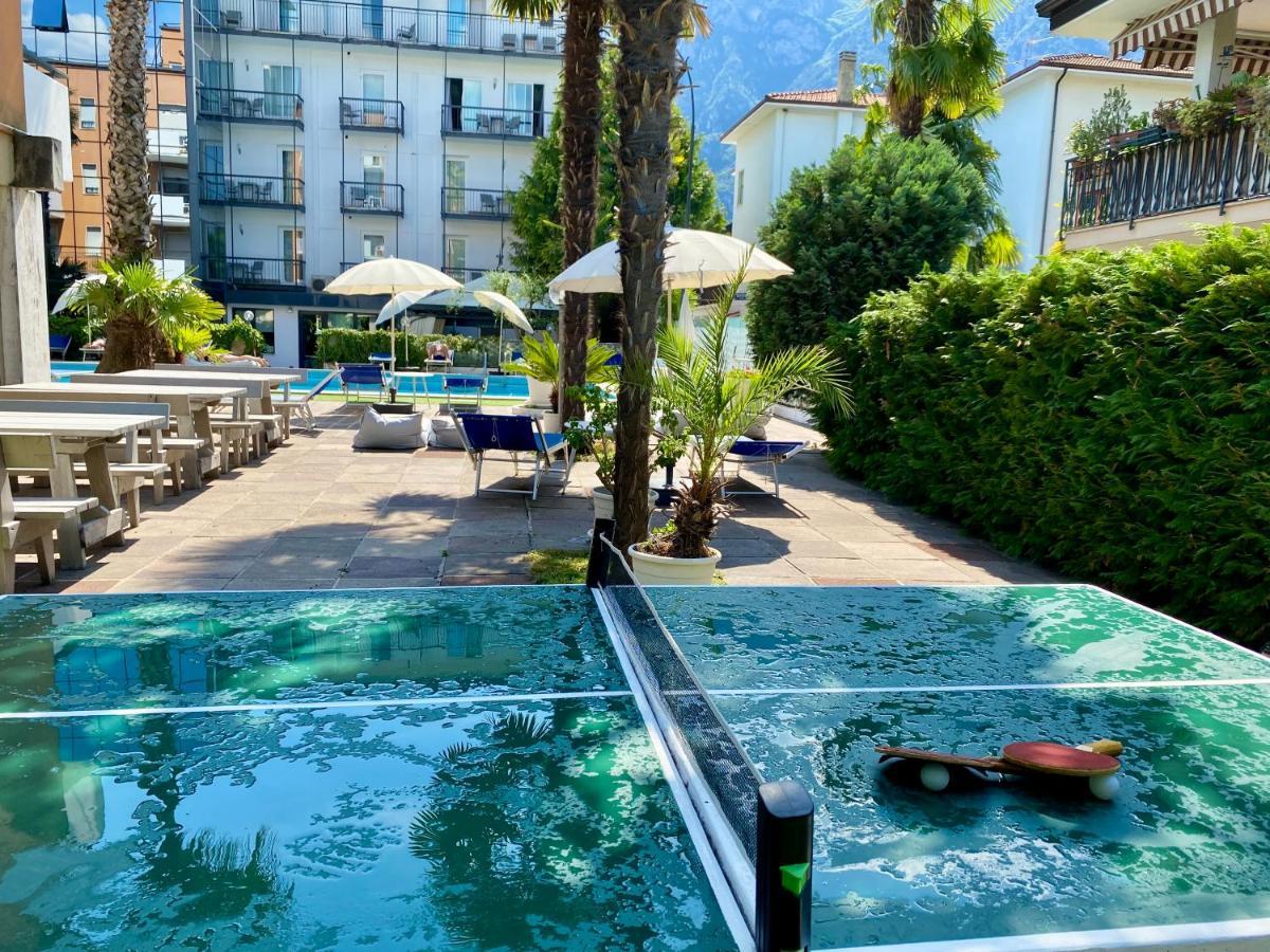 Hotel La Perla Riva del Garda Exterior foto