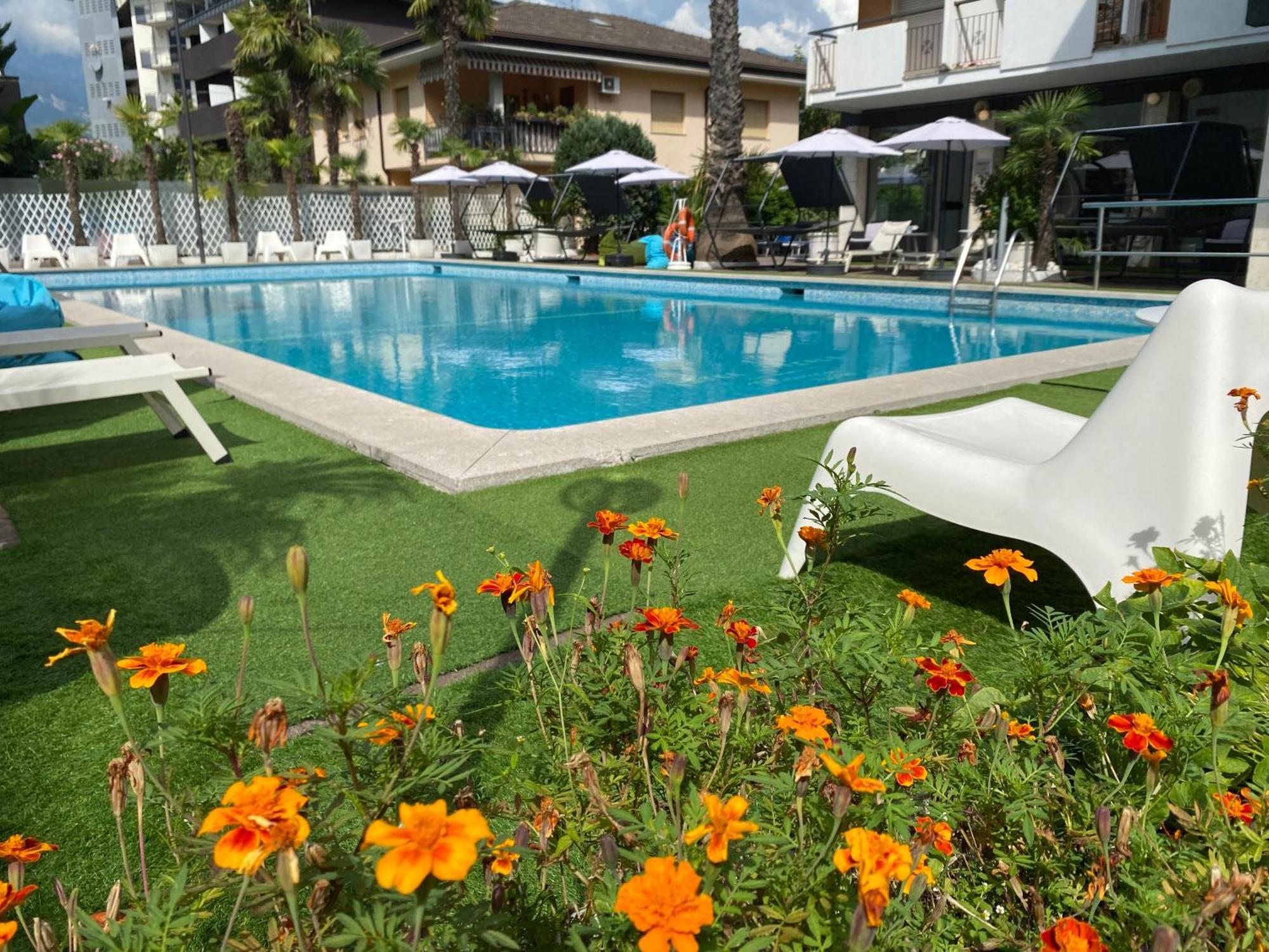 Hotel La Perla Riva del Garda Exterior foto